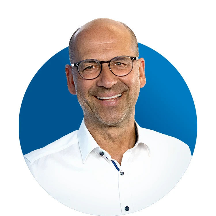 Michael Dressler, Ansprechpartner der Sigmund Lindner GmbH, betreut Kunden am Messestand.